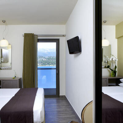 Double or twin hotel room in argostoli with sea view 20m2